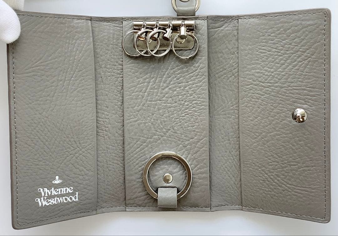 ちび太様★新品★ヴィヴィアンウエストウッド★チャーム付き4連キーケース★グレー