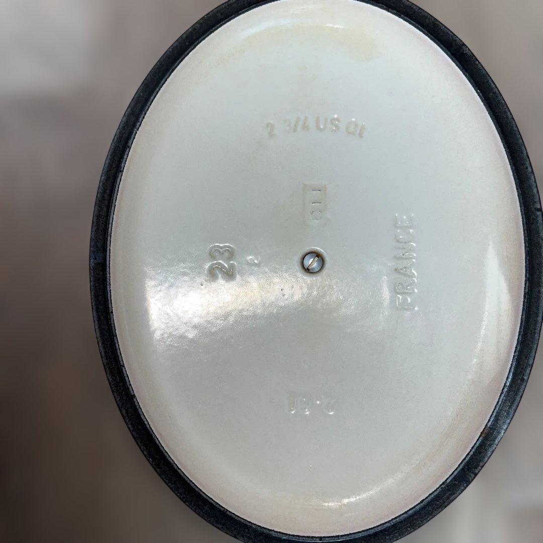 美品！ル・クルーゼ　オーバル　ホーロー鍋 赤 23cm 2.75qt フランス製