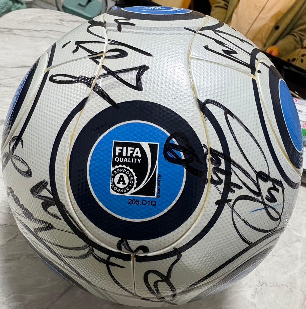 ガンバ大阪選手直筆サイン入りサッカーボール | 激安通販のイーサプライ