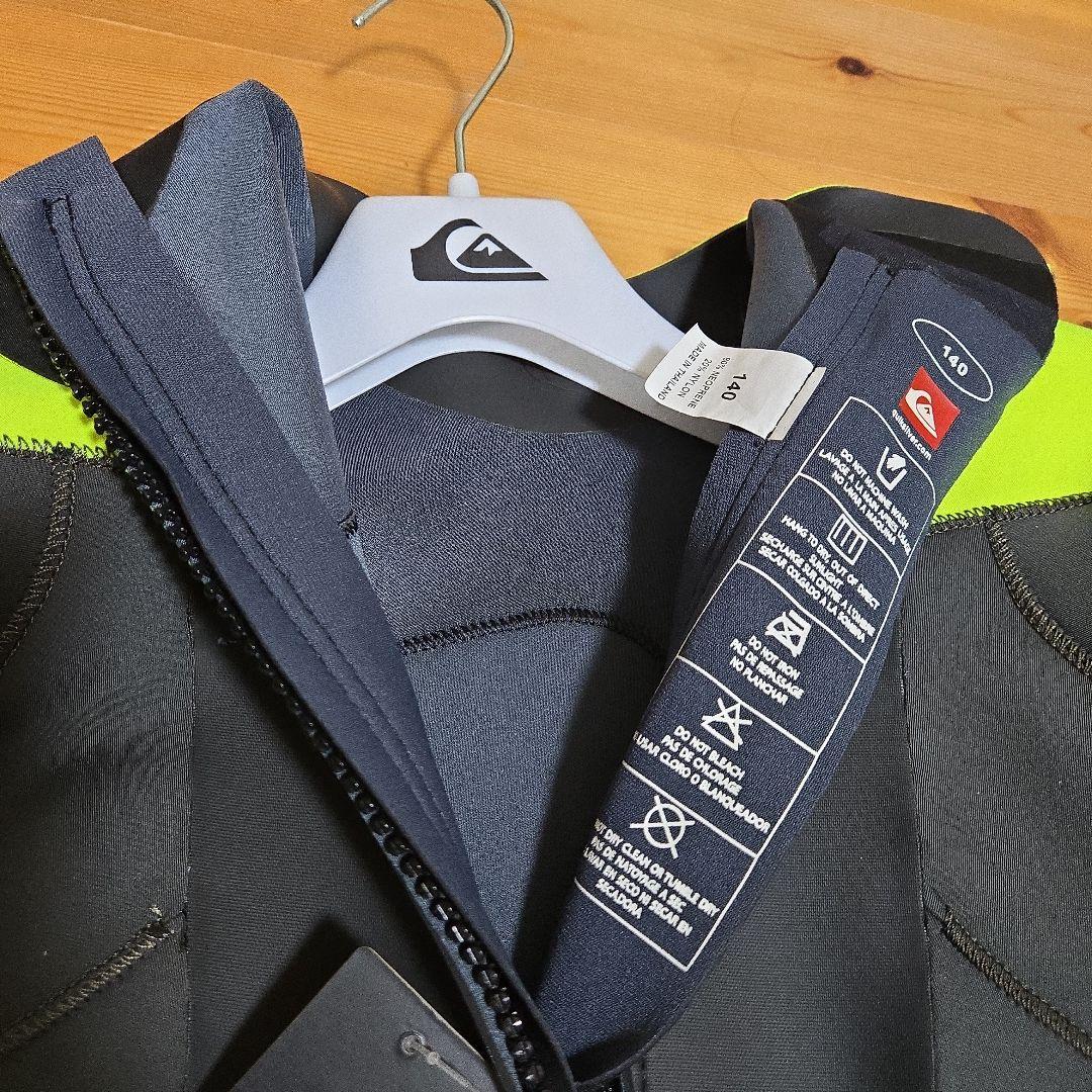 【新品・未使用】Quiksilver フルスーツ イエロー/黒 140