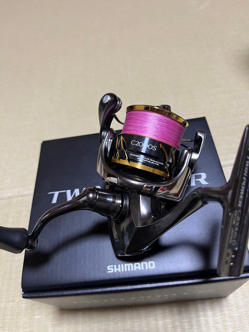 SHIMANO 20 TWIN POWER C2000S スピニングリール