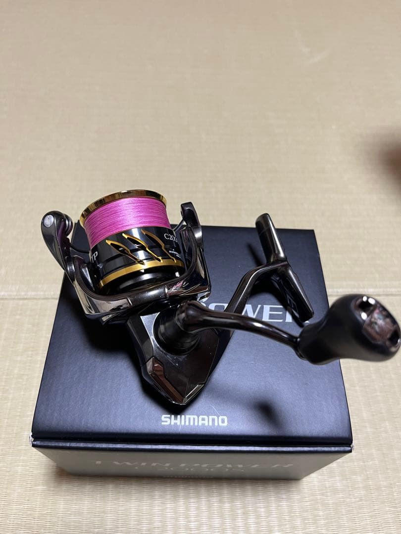 SHIMANO 20 TWIN POWER C2000S スピニングリール