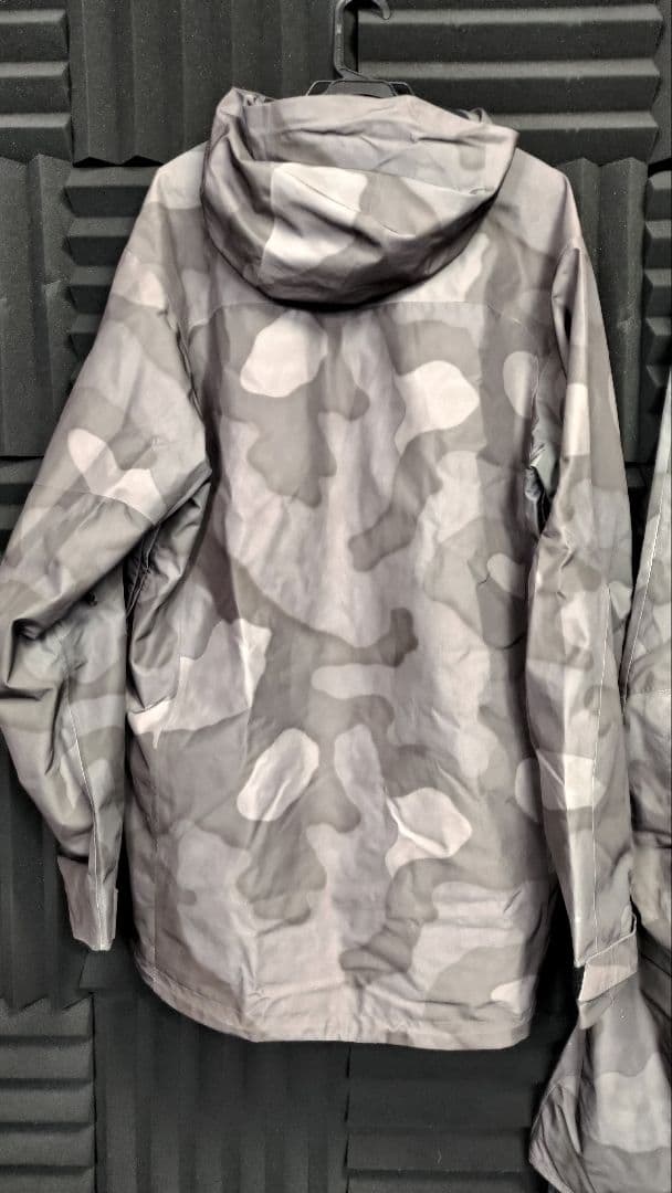 Burton ［ak］スノーボードウェア 迷彩 GORE-TEX 上下セット