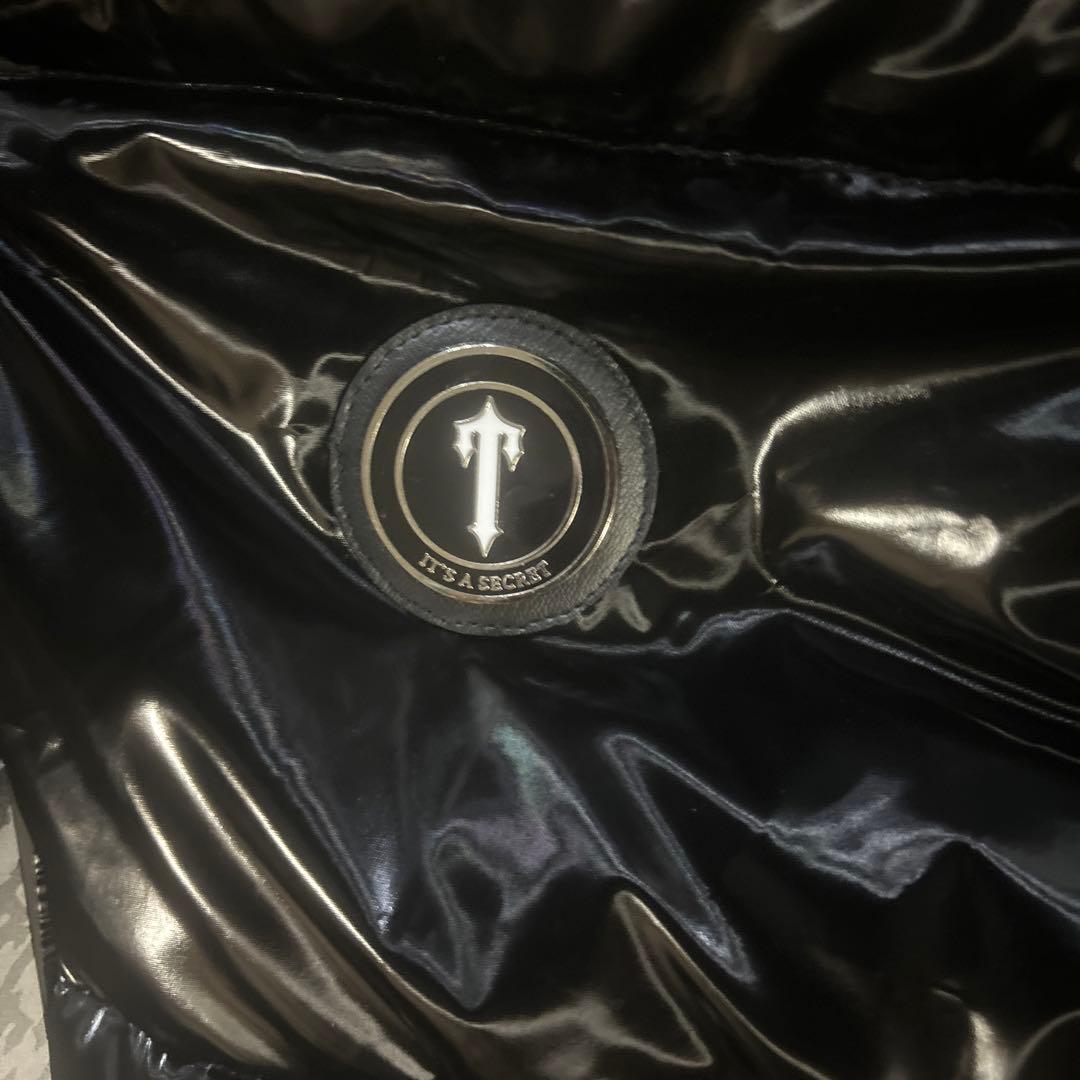 光沢ブラックダウンジャケット