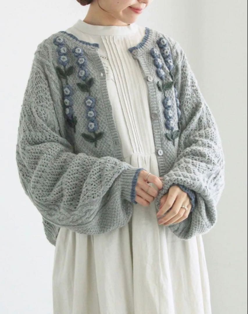TSUHARU⋈かぎ針お花モチーフ付きニットカーディガン⋈グレー - メルカリ