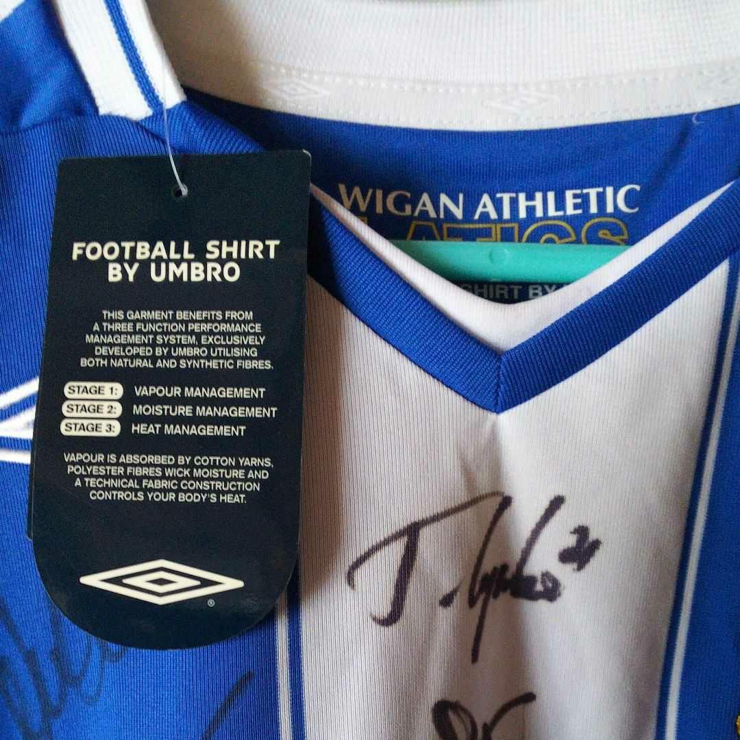 新品・UMBRO・07/08ウィガンアスレティックサイン入りユニフォーム