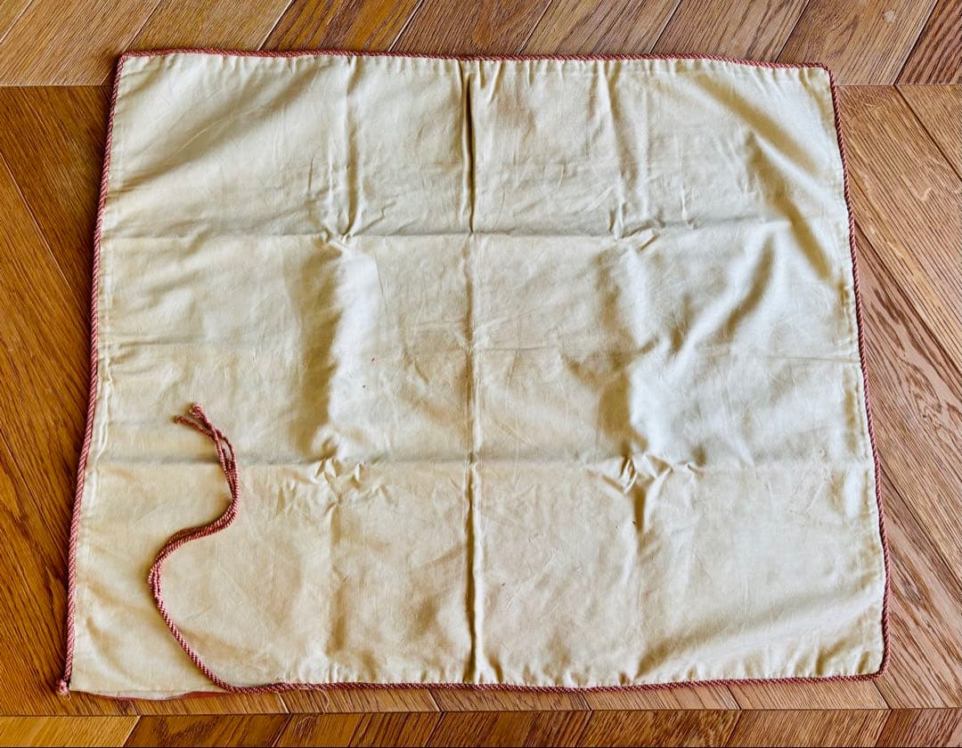 フランスアンティーク １９世紀の椅子カバー シルクサテンに刺繍72×60cm