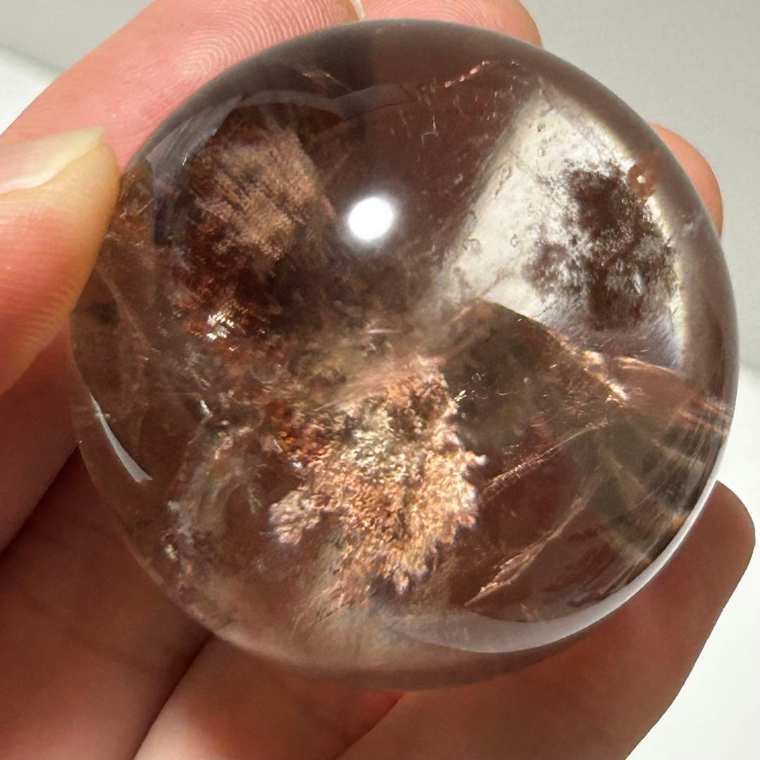 透明感　ライトスモーキー　ガーデンクォーツ　赤ピンク　直径4cm 重さ88g