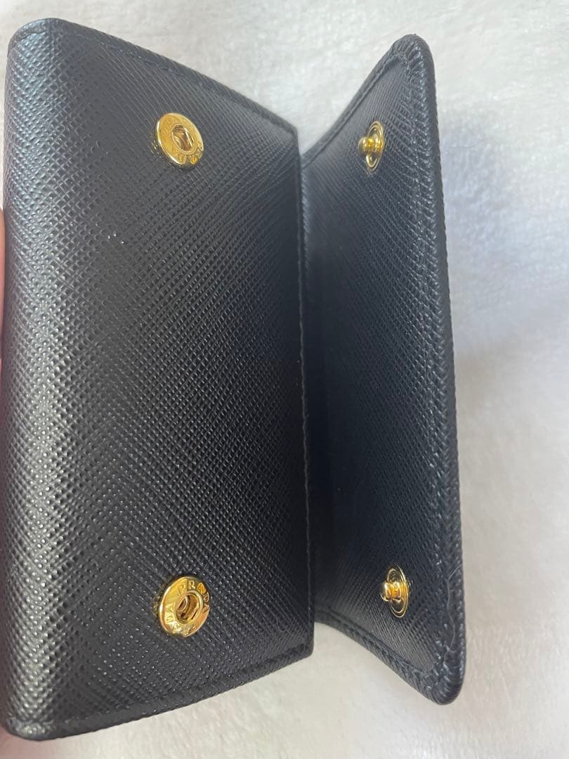 PRADA ブラック レザー キーケース サフィアーノ