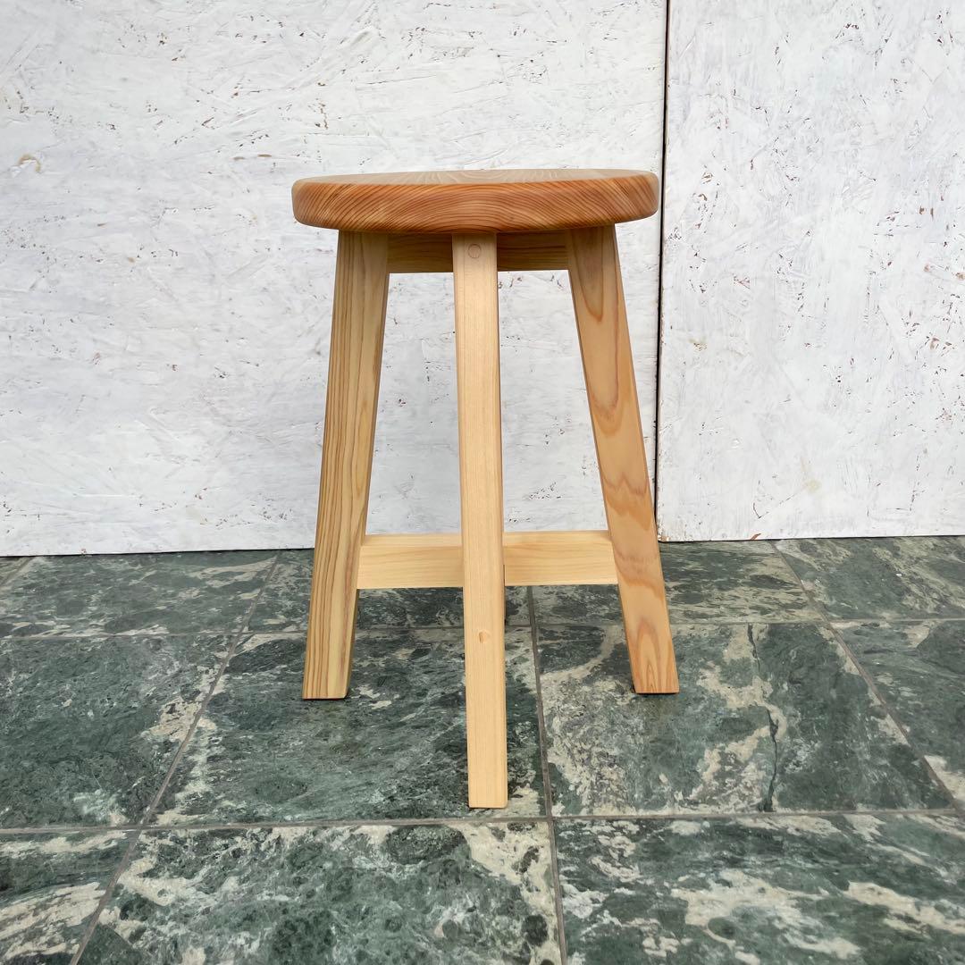 シカタ　丸椅子　木製スツール