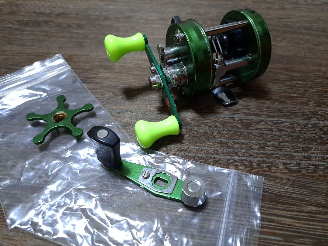 Abu ambassadeur 2500C グリーン サイモンシモムラ ハンドル