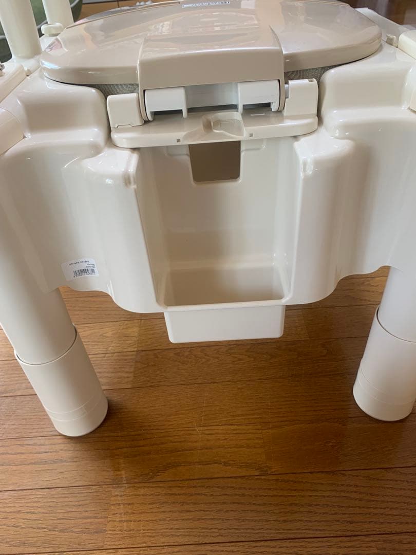 介護トイレ　 アロン化成　 ポータブルトイレ　災害防災　送料無料に変更しました