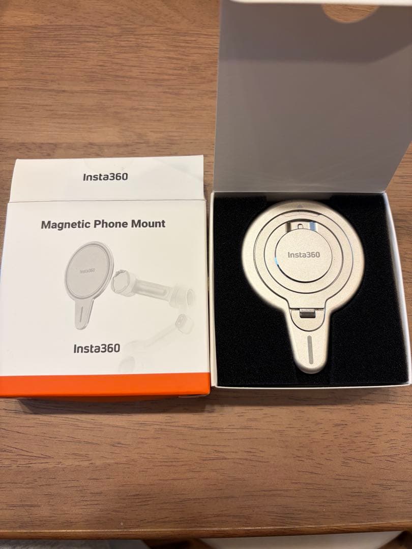 【美品】Insta360 Flow 2 Pro スマホジンバル megsafe付