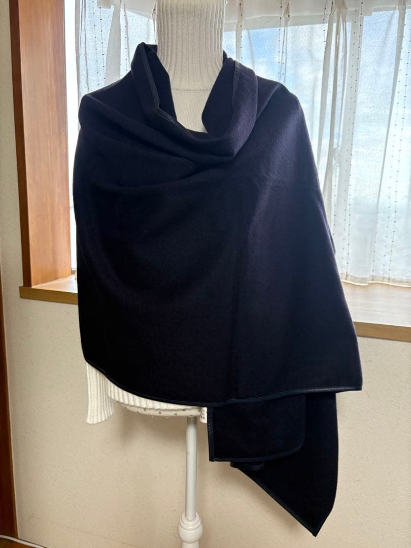 ASAUCE MELEレザートリミングカシミヤ大判ストール