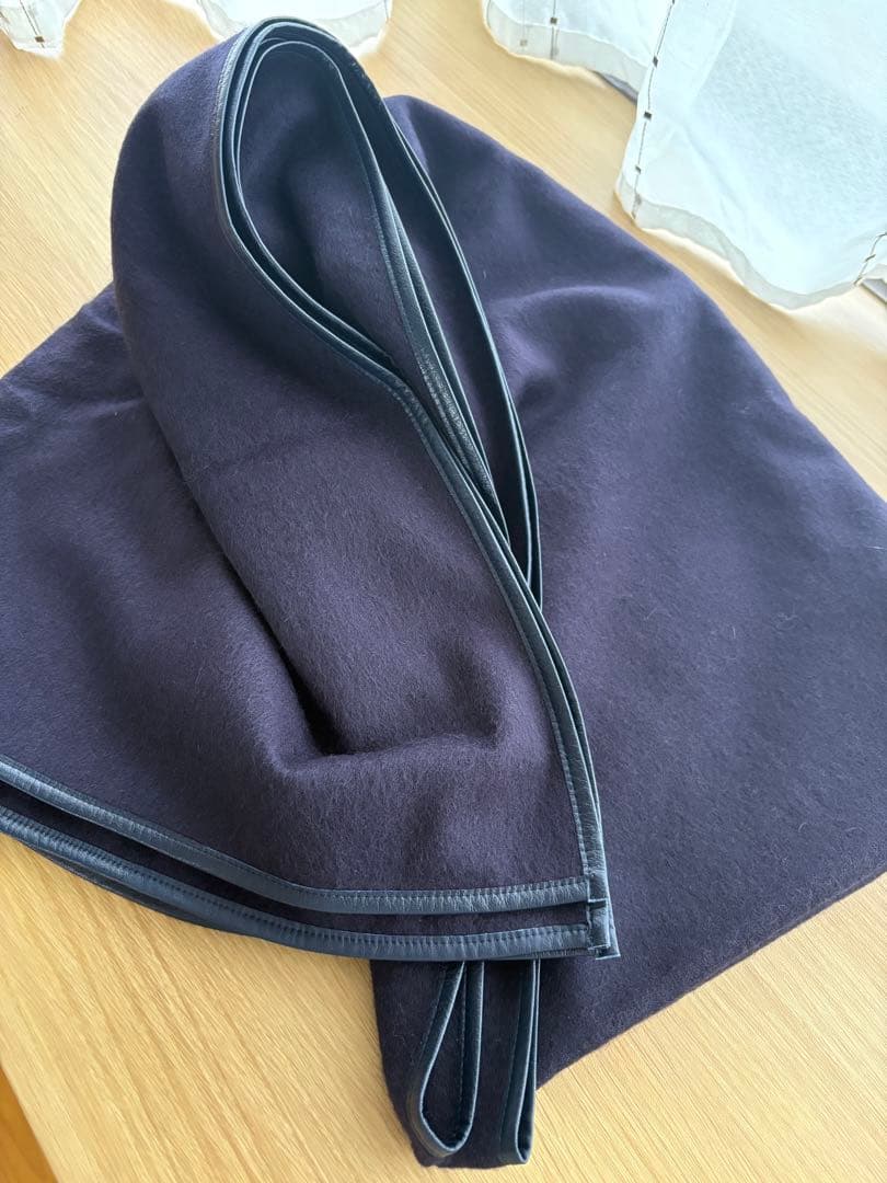 ASAUCE MELEレザートリミングカシミヤ大判ストール