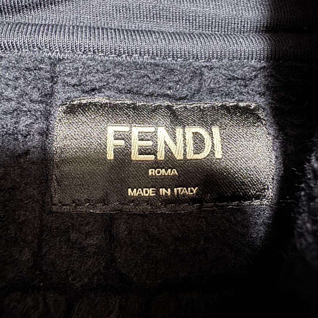 美品！FENDI ズッカ柄 パーカー フーディー プルオーバー エンボス加工