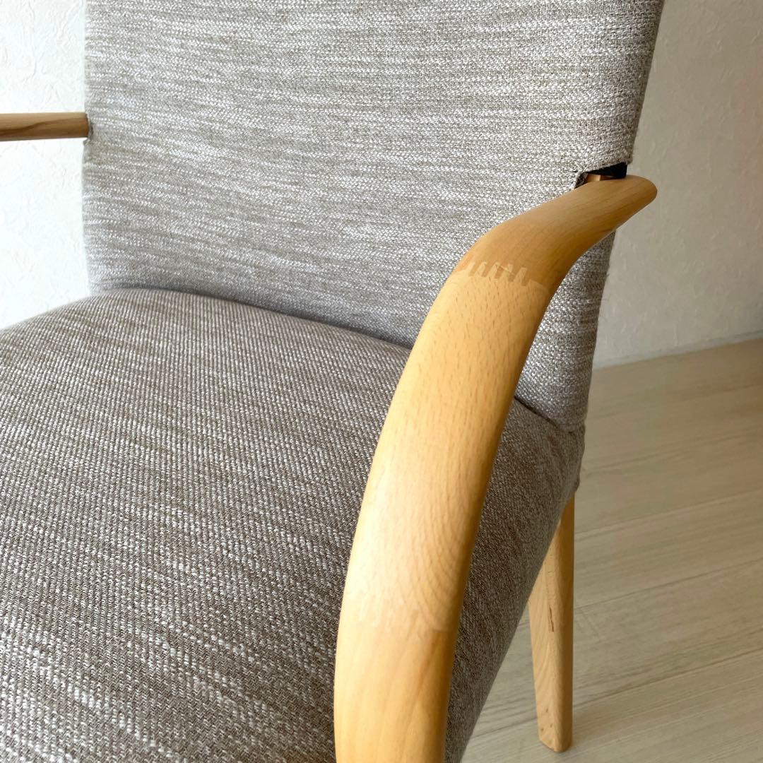 ●ニトリ●北欧レトロ　天然木製ダイニングチェア肘付き　1脚（もう1脚有り）