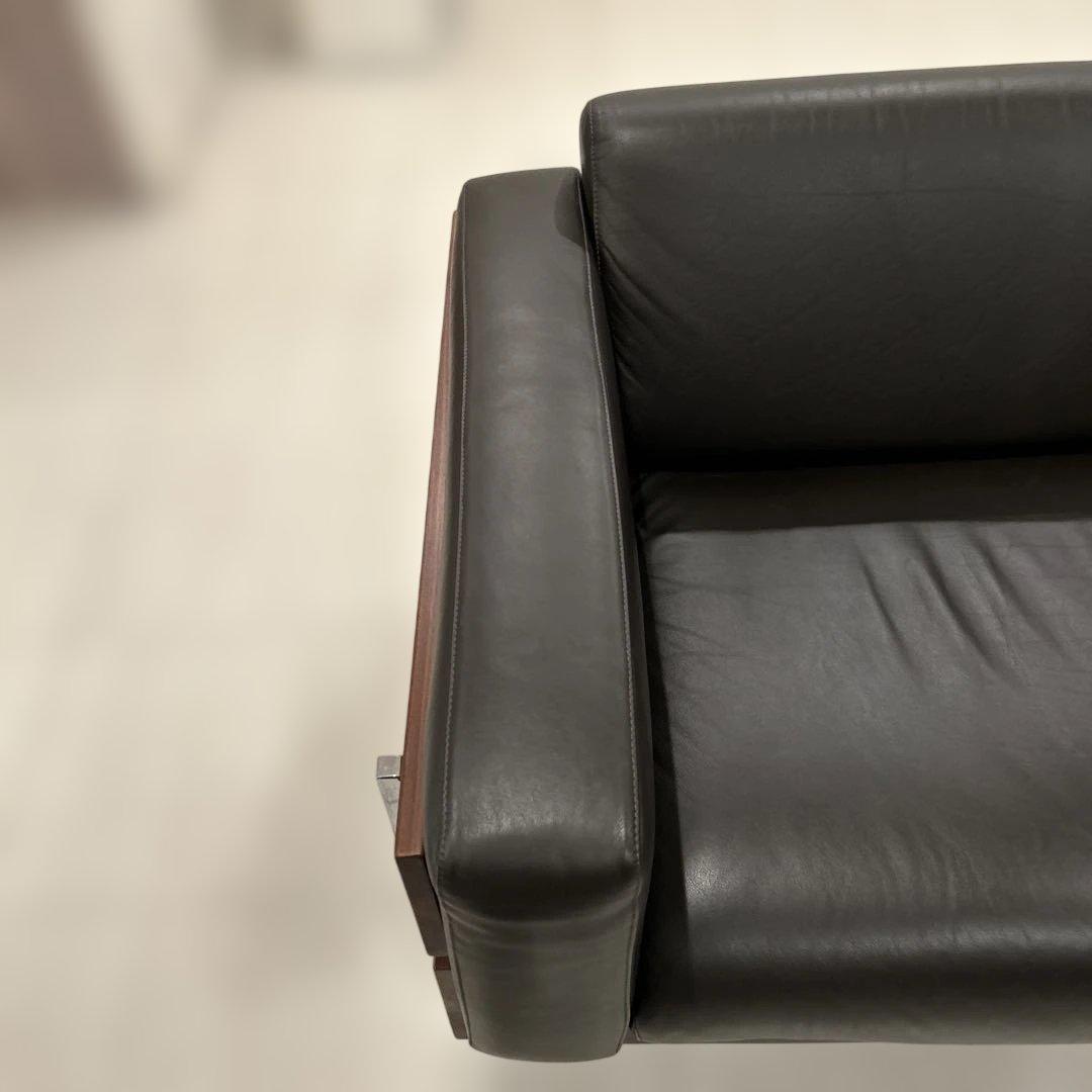 【美品】ESSENZA イタリア製本革ソファ（３人掛け）