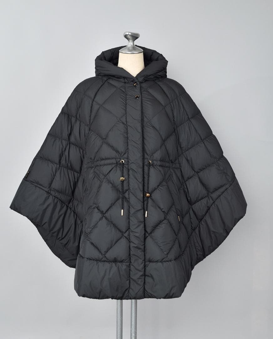 Woolrich エリスケープ ダウンポンチョ ブラック - メルカリ