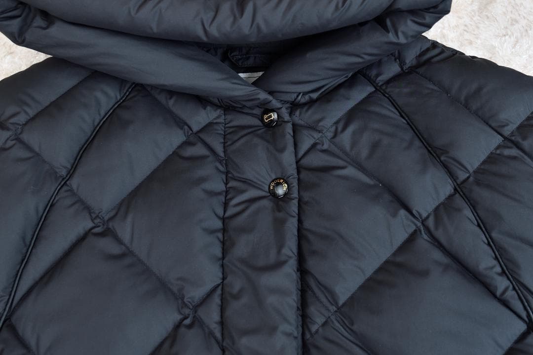 Woolrich エリスケープ ダウンポンチョ ブラック - メルカリ