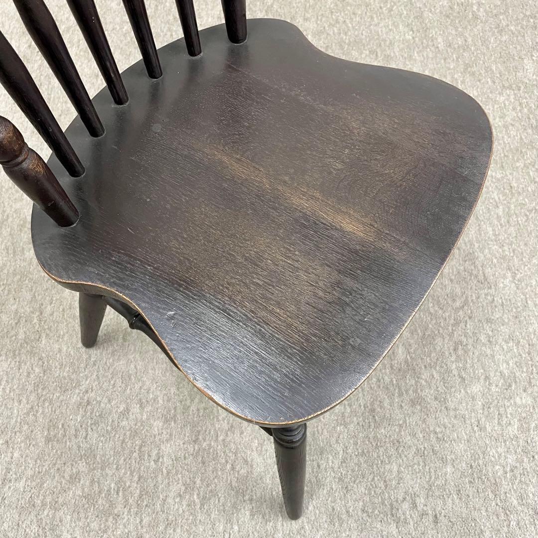 ヴィンテージ感のあるウィンザーチェア