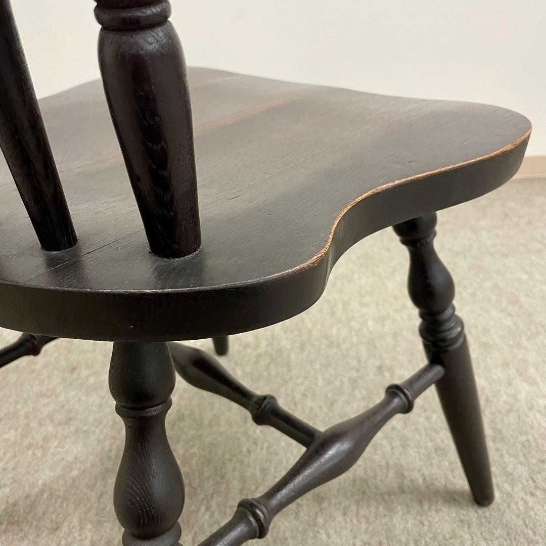 ヴィンテージ感のあるウィンザーチェア