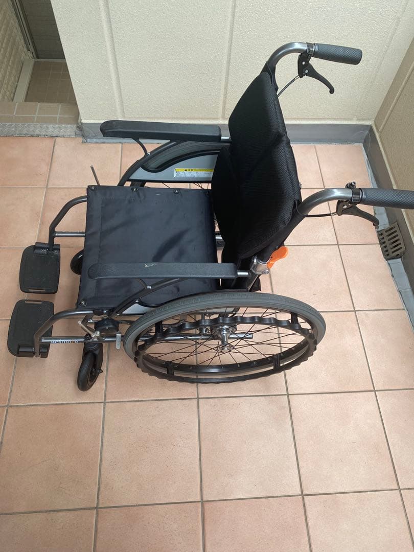 【美品】 車椅子 自走式 アクトモアactmore