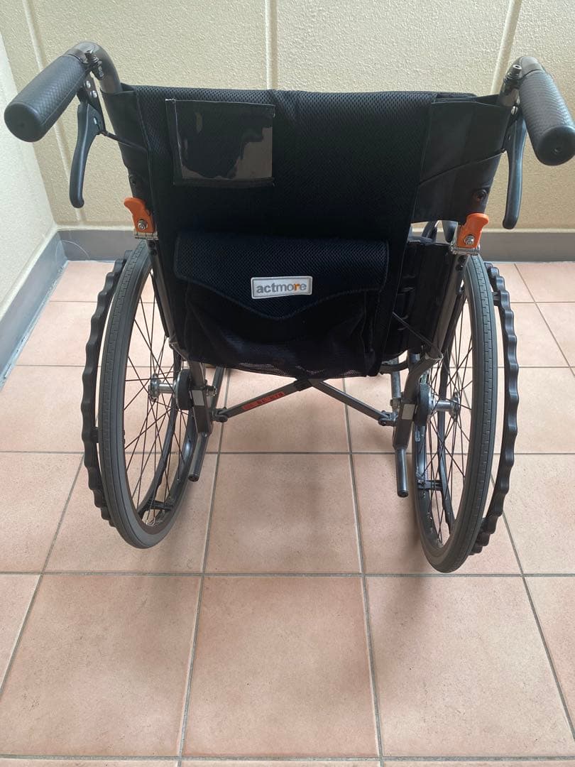 【美品】 車椅子 自走式 アクトモアactmore