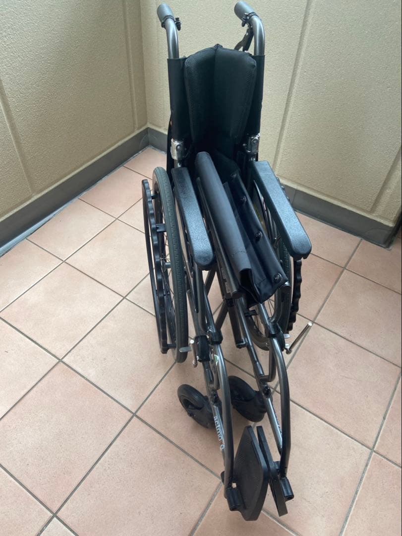 【美品】 車椅子 自走式 アクトモアactmore