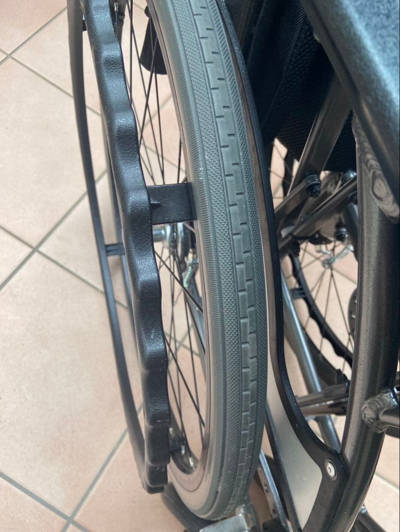 【美品】 車椅子 自走式 アクトモアactmore