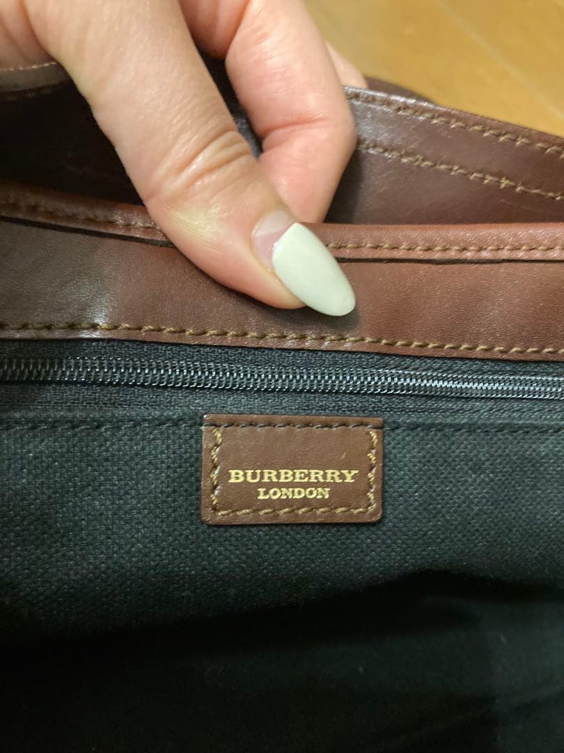 チェック柄ブラウンレザーショルダーバッグ