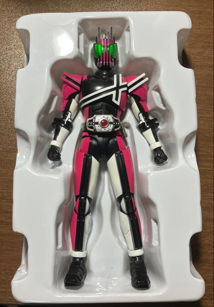 S.H.Figuarts 真骨頂製法 仮面ライダーディケイド
