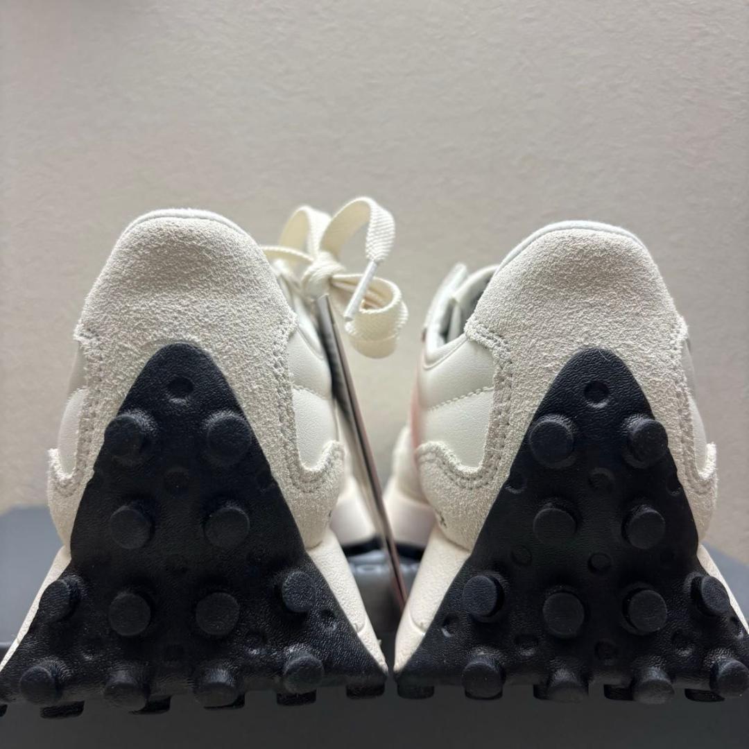 【新品】ニューバランス　WS327JWAB 24.0cm