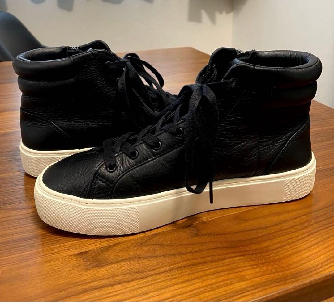 UGG(アグ)OLLIレザー　クロージャータイプ ハイカット厚底スニーカー