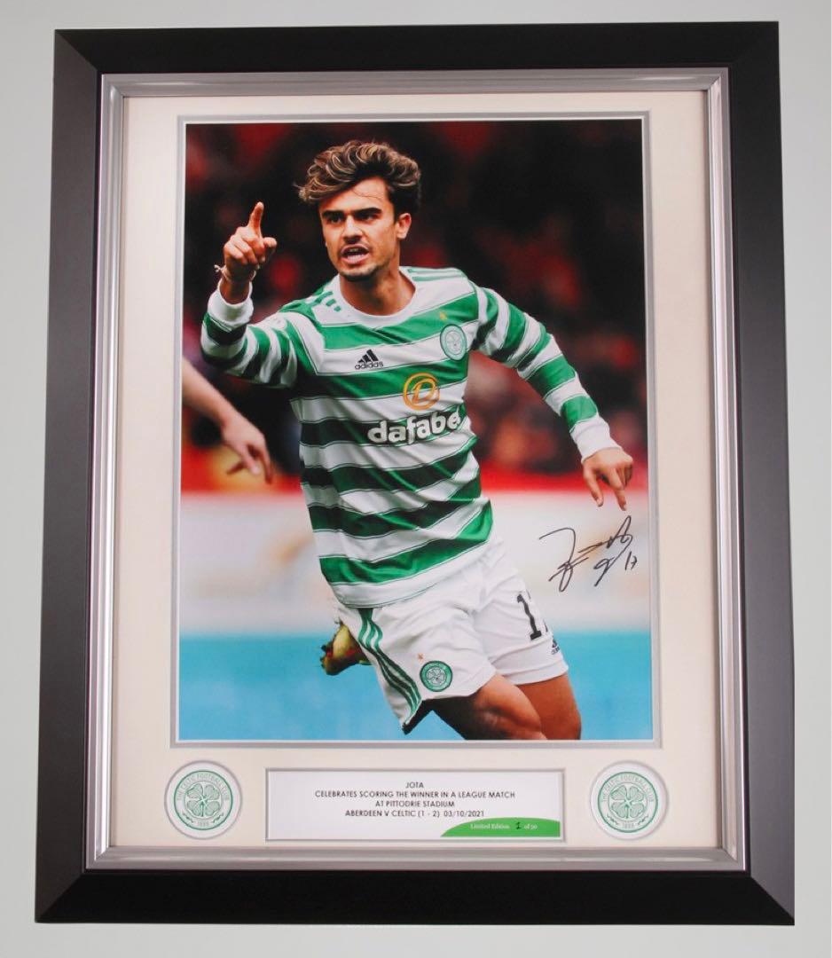50個 限定品 セルティック ジョタ 直筆 サイン入り 写真 額縁入り