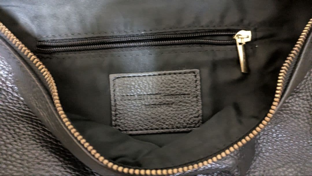 フレームワーク　オウレンティレザー ボディバッグ 黒