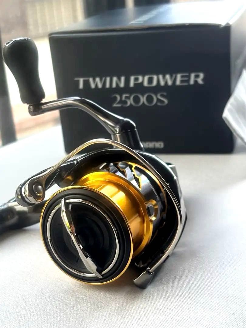 TWIN POWER 2500S スピニングリール