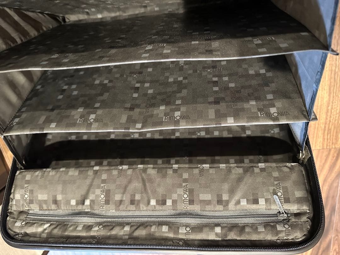 RIMOWA SALSA 黒　リモワ サルサ 25L 廃盤2輪キャリーケース