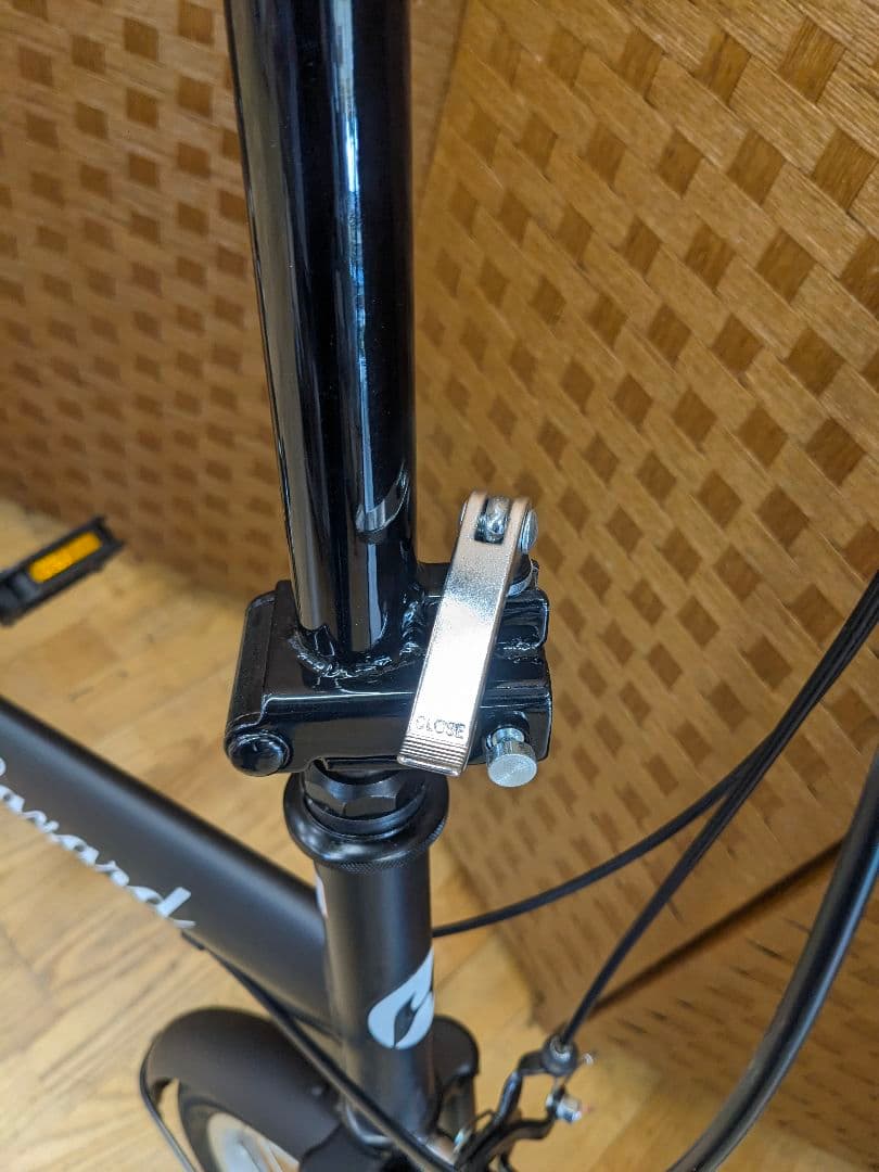 U022 美品　折り畳み自転車　20インチ　6段変速付き