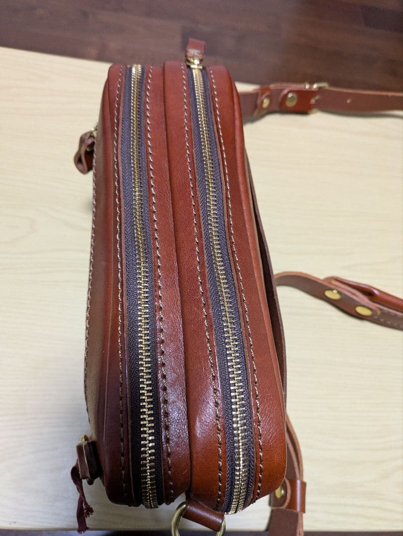 HERZ特注品　二部屋ショルダーバッグ