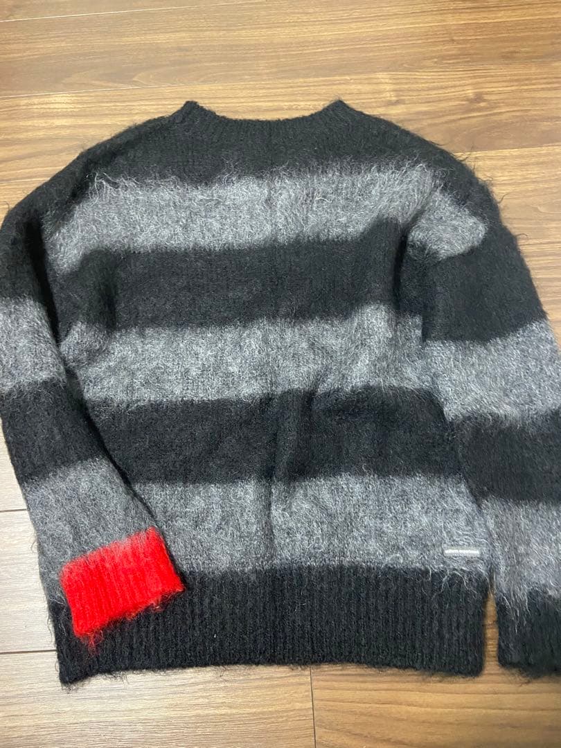 ユニフォームエクスペリメント　モヘアボーダーセーター 黒グレー　左袖赤　サイズ4