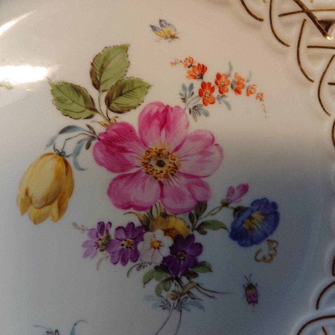 マイセン24㎝花束と昆虫の手描きが美しい金彩透かし皿・アンテイク・ボタン双剣