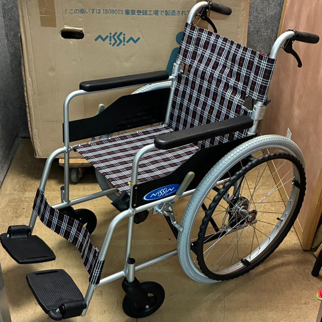 未使用　日進医療器　アルミ自走用車いす　NC-1CB ノーパンクタイヤ