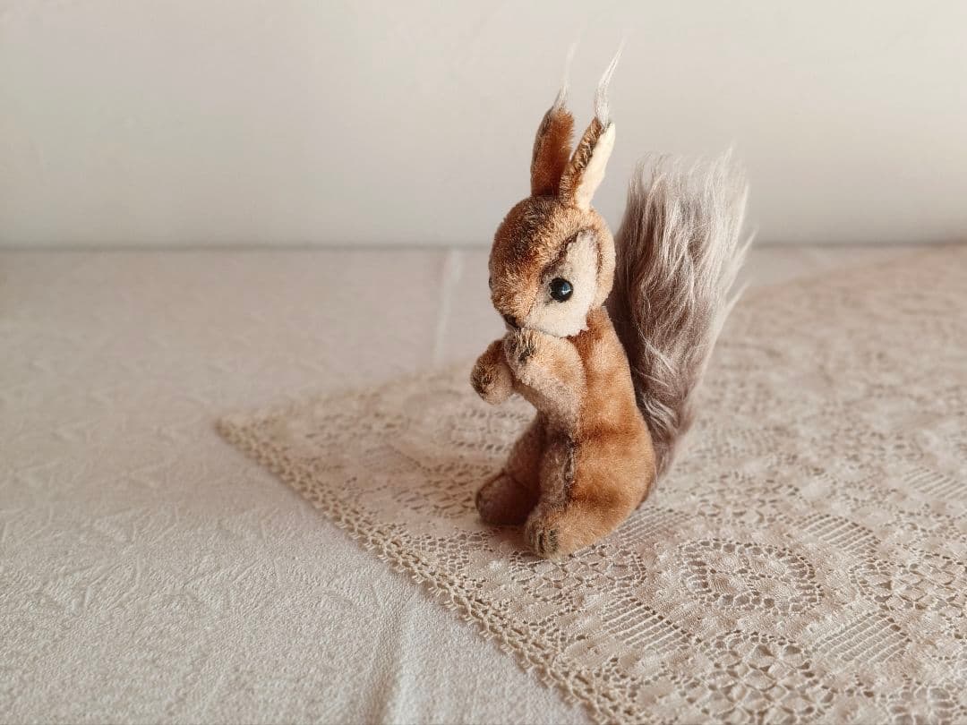* vintage squirrel ♡ 可愛い おねだりリスさん