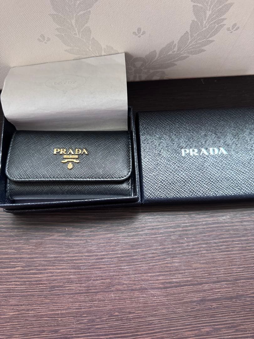 極美品 PRADA 6連 キーケース サフィアーノ ブラック