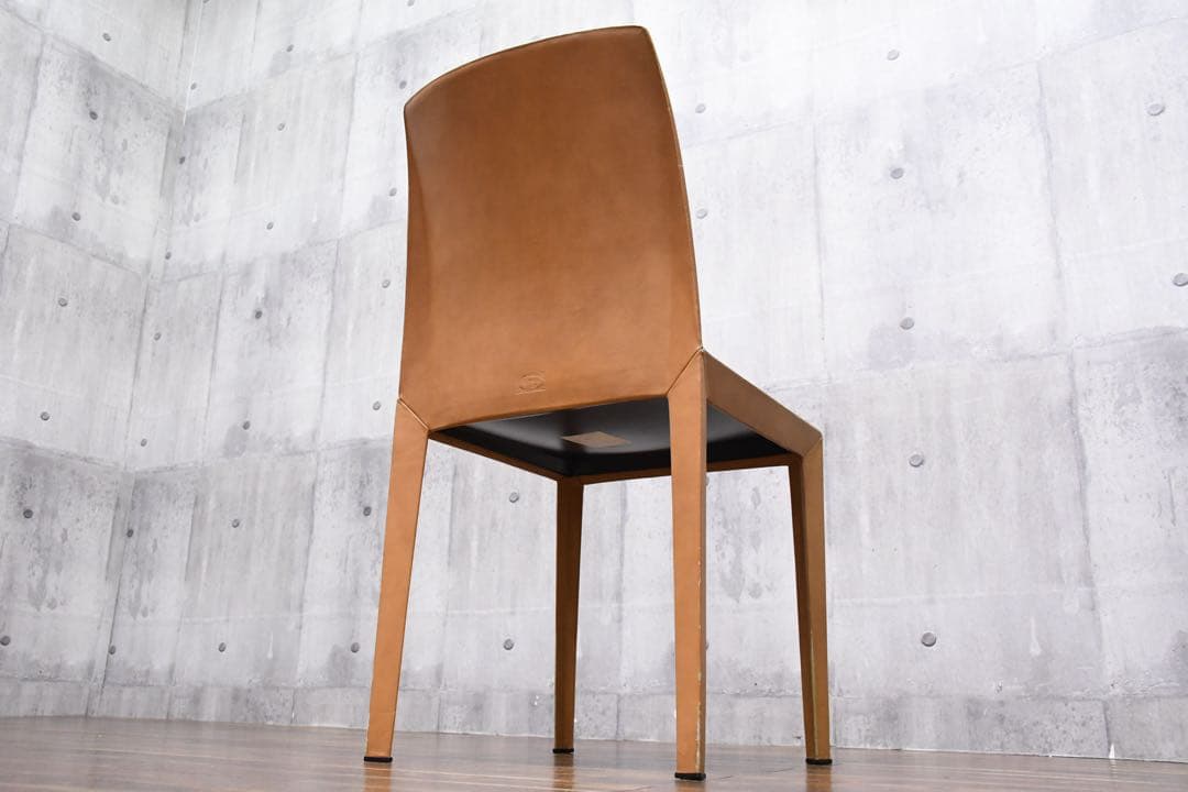 EEK124 イタリア製 ポルトローナフラウ ローラ ダイニングチェア