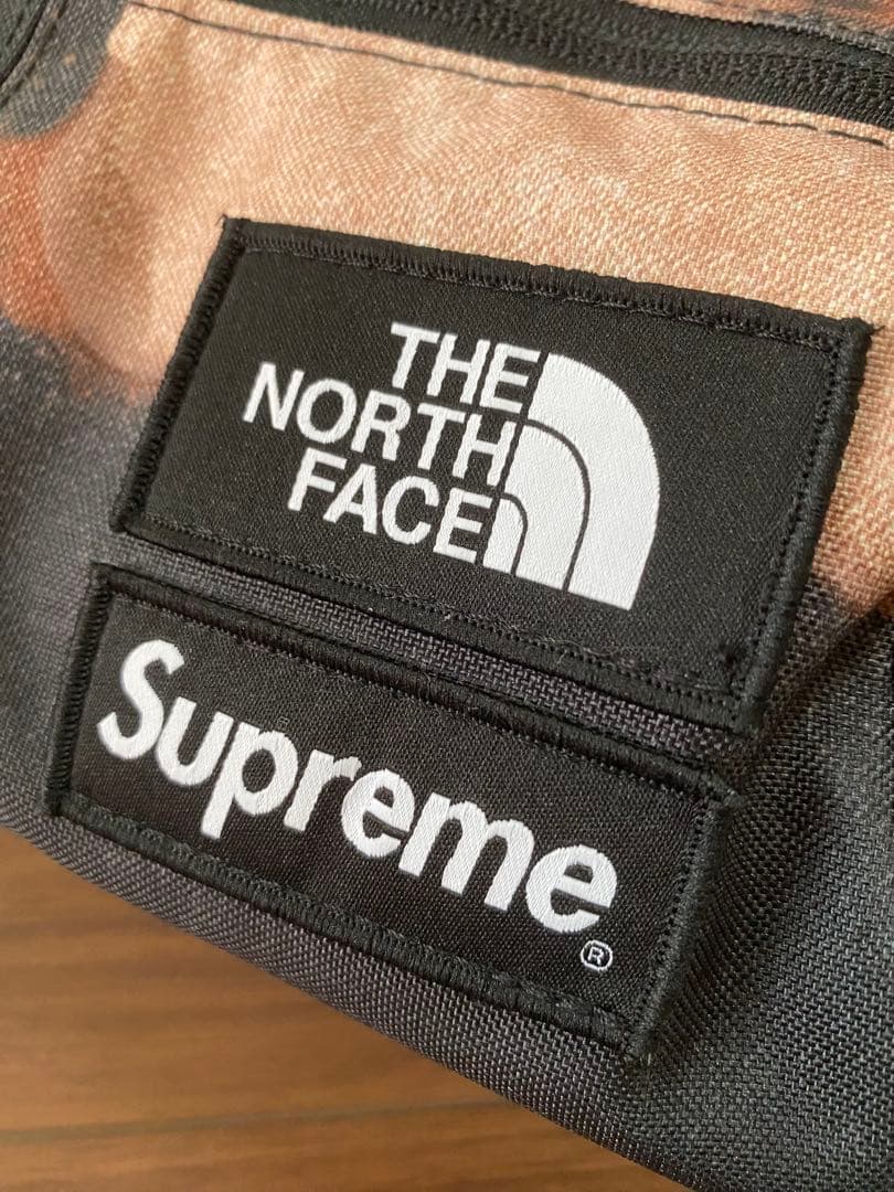 バッグ Supreme / The North Face Roo II \"Black\"