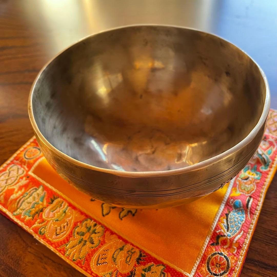 フルムーン製作 チベタンシンギングボウル｜オム・マニ・ペメ・フム