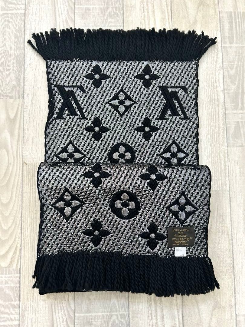 LOUIS VUITTON ブラック マフラー