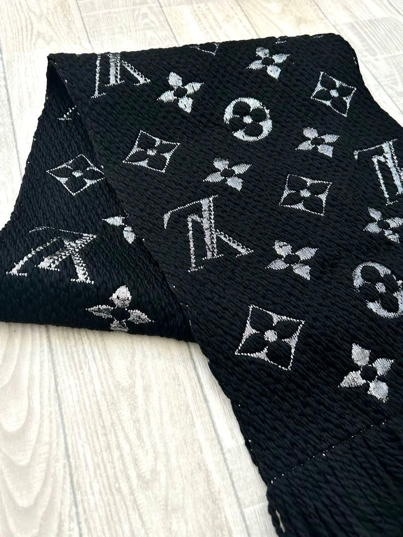 LOUIS VUITTON ブラック マフラー